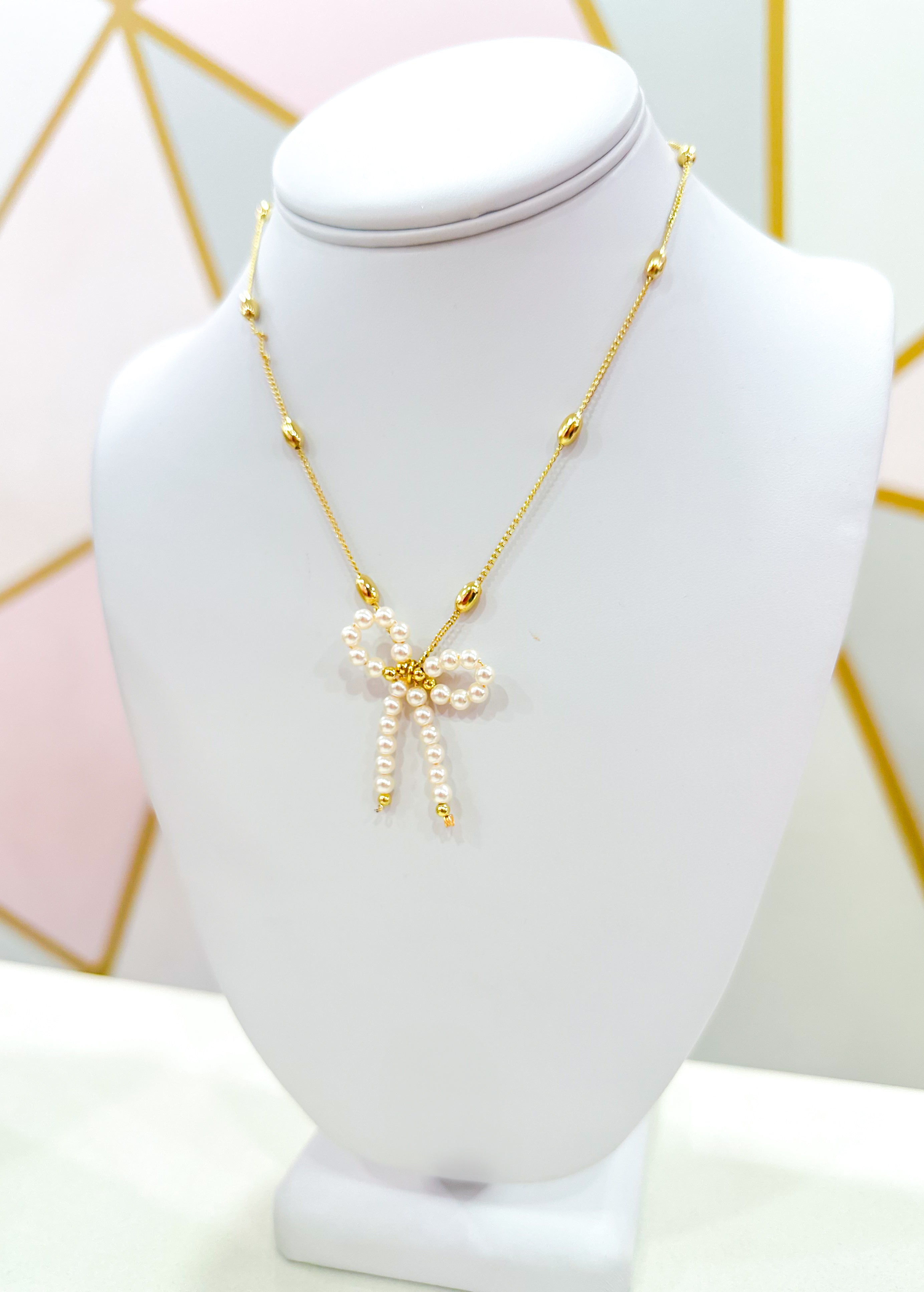 Pearly Girly Bow Necklace