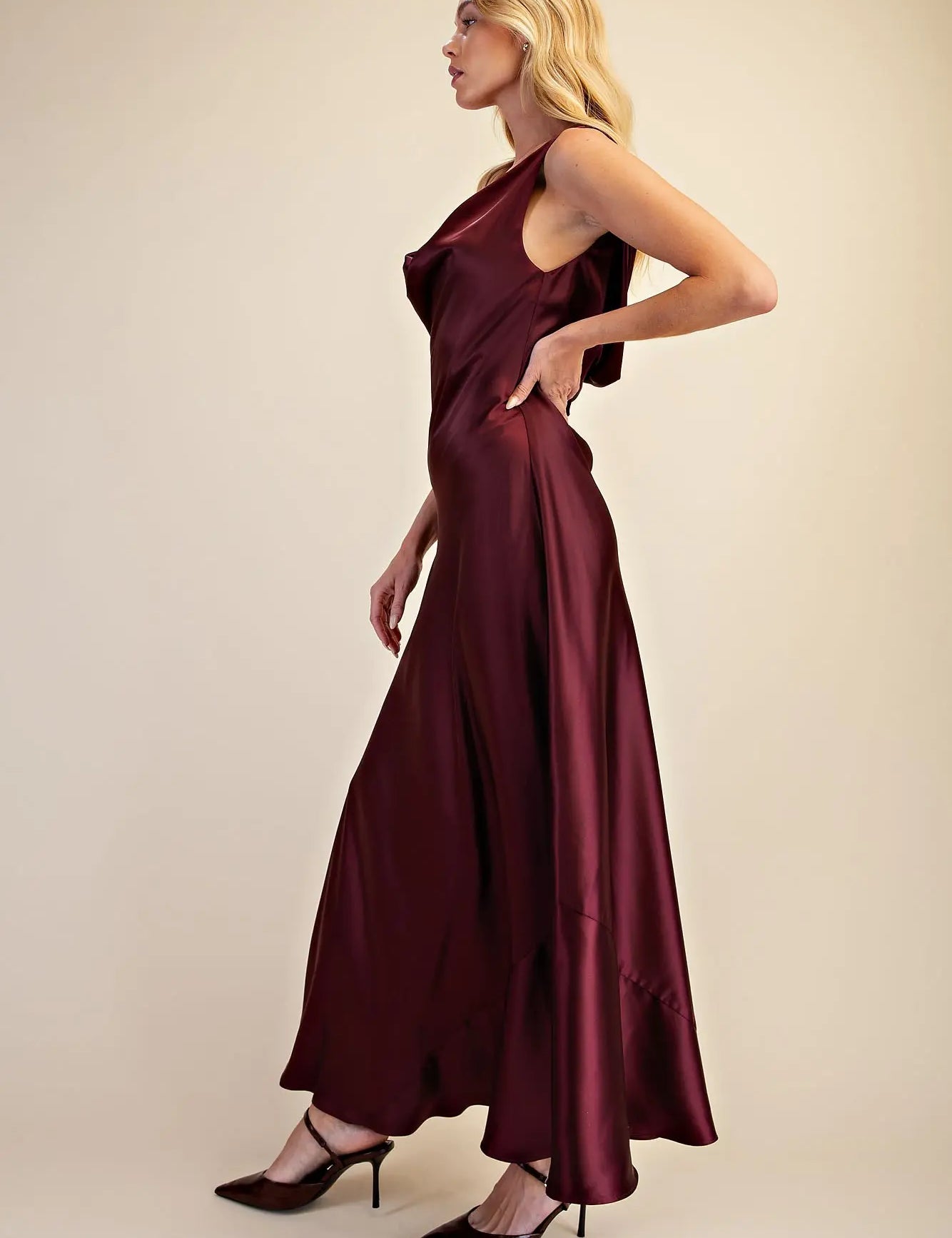 Moments to Love Maxi Dress - Burgundy