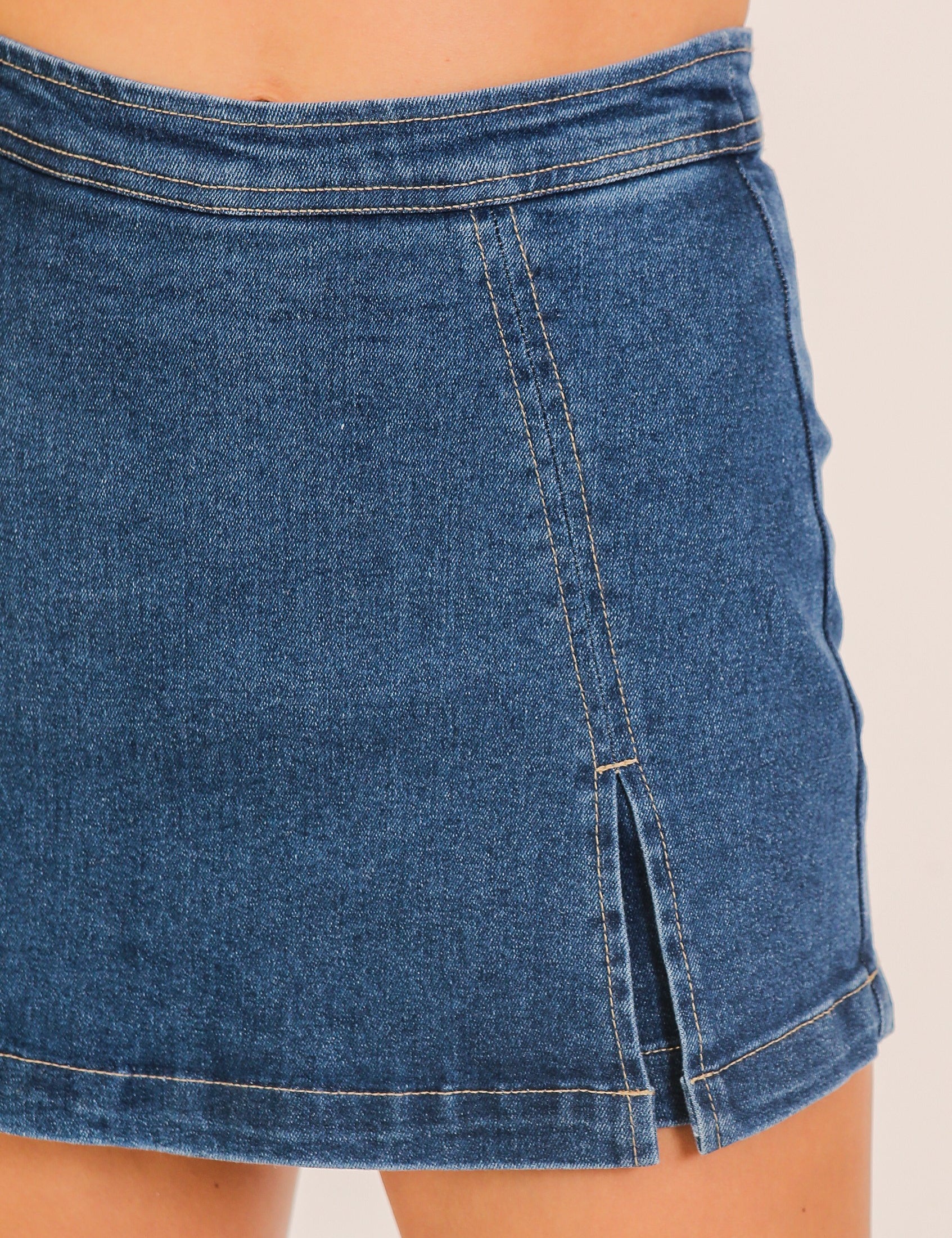 Concrete Confidence Skort Dark Wash