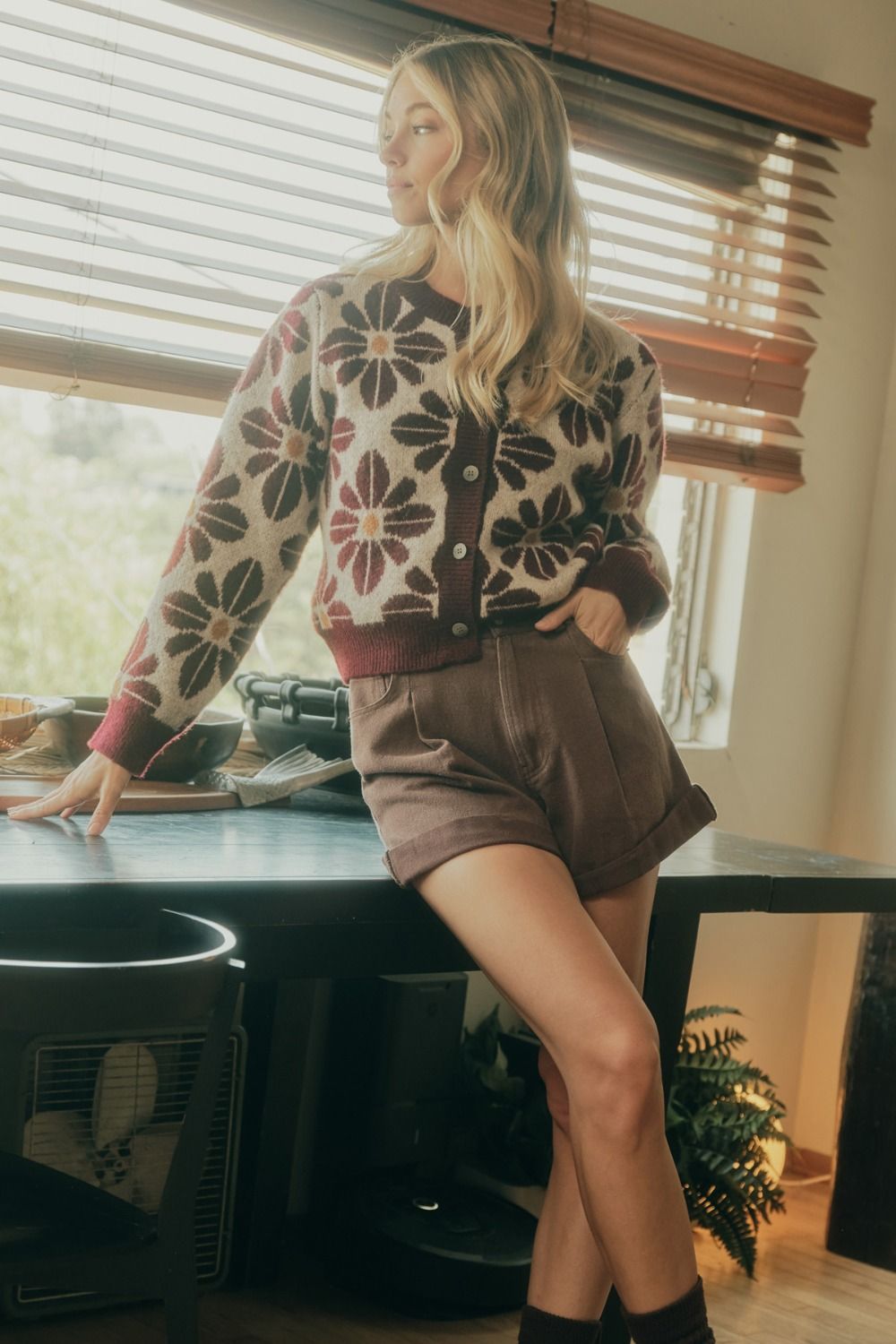 Cuffed Cutie Shorts Brown